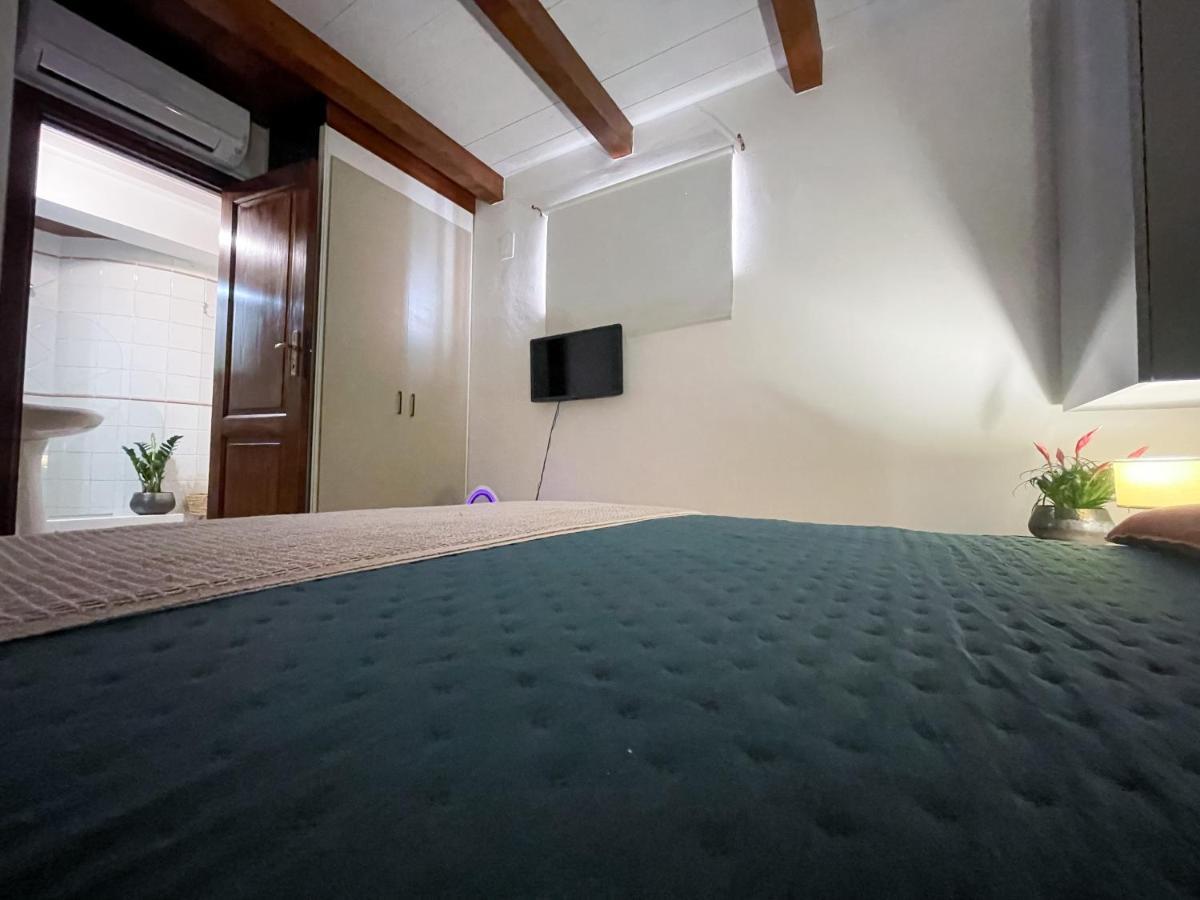 Residencia Pais Apartment Алгеро Екстериор снимка